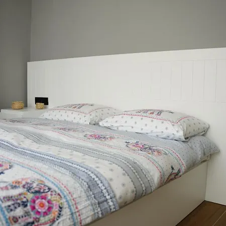 Homie Suites - With Complimentary Private Access & Open-buffet Breakfast